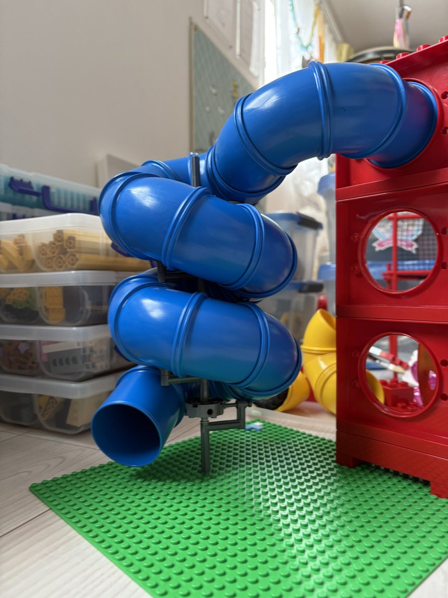 pannoda1's tweet image. チューブに支柱を設置したので安全性が確保されました
#LEGO #DUPLO