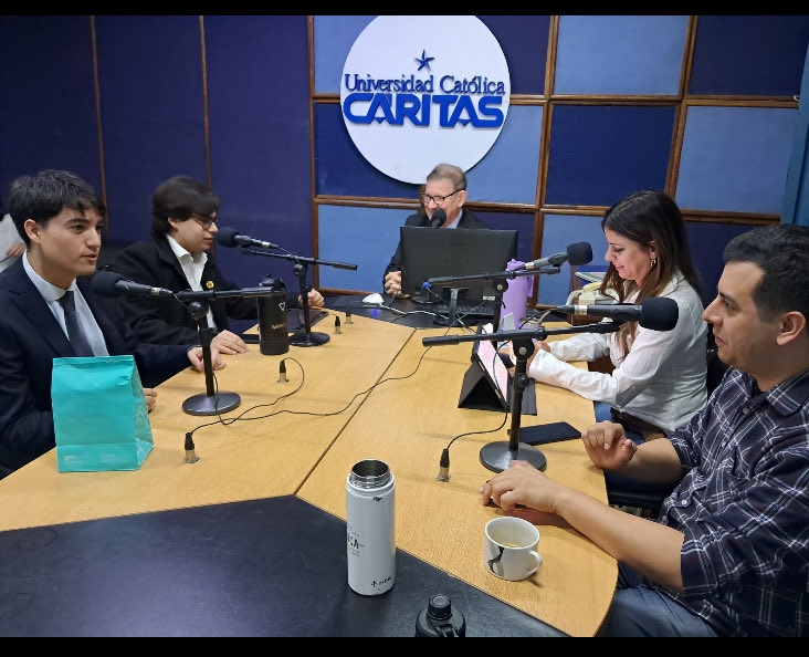 RuffinelliCesar's tweet photo. Felicitamos a los estudiantes y al CLUB DE DIPLOMACIA de la Facultad de Ciencias Jurídicas y Diplomáticas ⁦@unicatolicapy⁩ por las iniciativas académicas y de difusión de las Ciencias Diplomáticas en nuestros país. Éxitos para todos. https://t.co/611IHlPr91