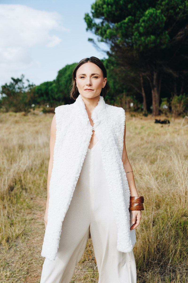 AfternoonChat's tweet photo. You know her from Step Up the movie- now catch Briana Evigan owning the cover of Absolute Woman Magazine! 🔥

Swipe to see highlights from her stunning cover shoot.#AfternoonExpress #BrianaEvigan #AbsoluteWoman #Stepupmovie https://t.co/vkHcJcopjS