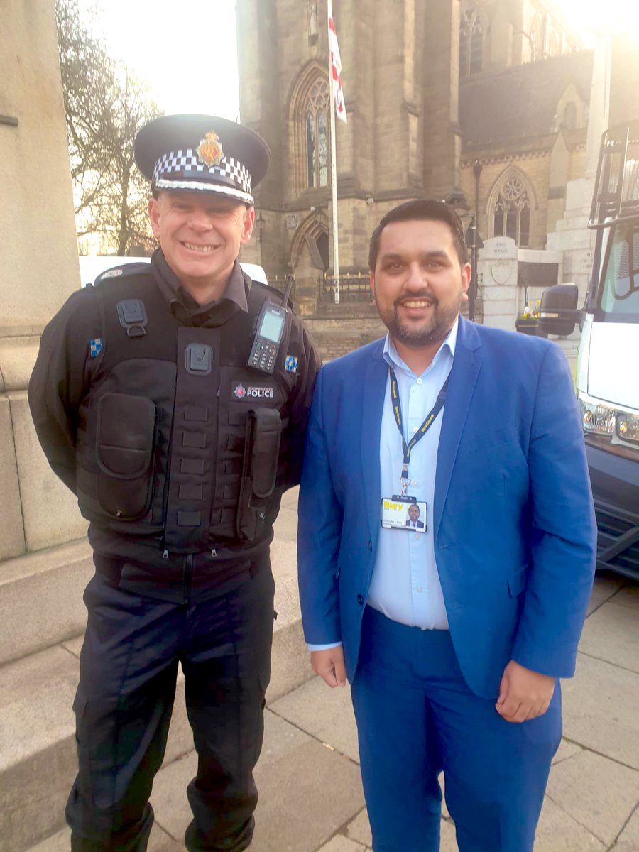 TamoorT's tweet photo. Thank you to @AndyBurnhamGM & Chief Constable Stephen Watson for being in Bury today as part of #OperationAvro. Good briefing by the Detective Chief Superintendent at 6.30am in Bury Town Centre, before a full day of organised police and wider partners activity #OpAVRO https://t.co/XSPPPsFWaU