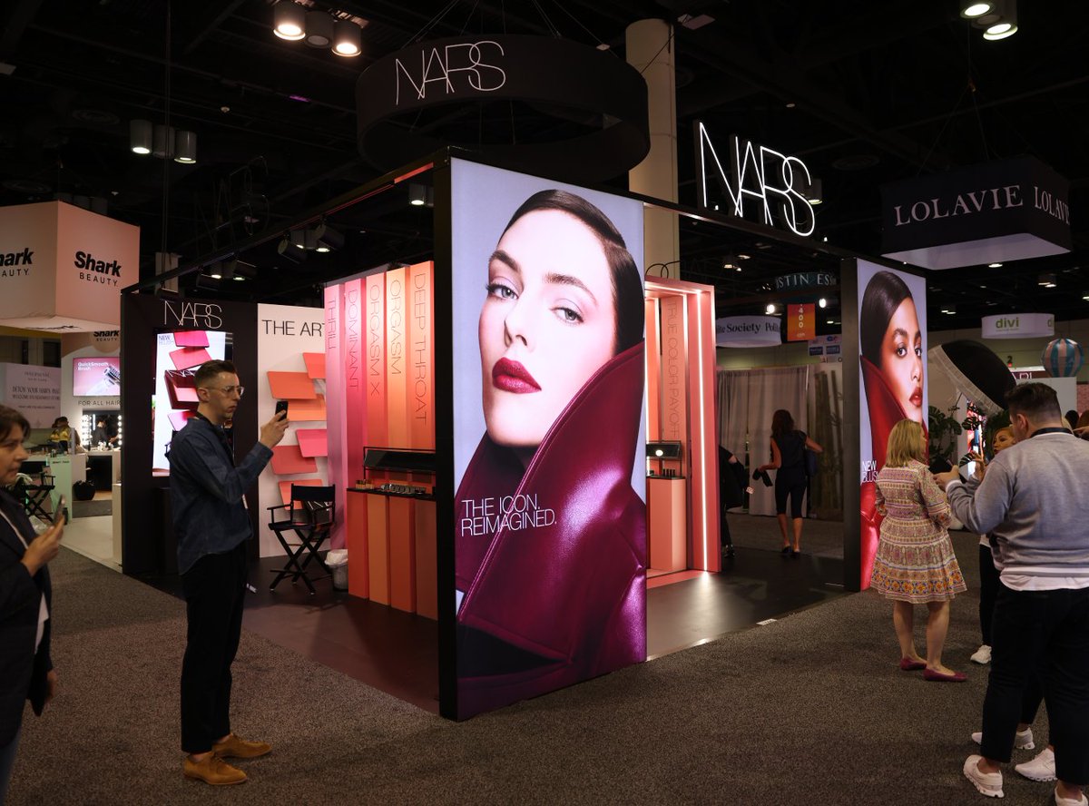 Peplink's tweet photo. Creating unforgettable brand moments takes more than creativity—it takes rock-solid connectivity. 💡 At a recent beauty brand event, Impulse used Peplink's BR2 Pro with the help of West Networks to power real-time experiences &amp; capture first-party data: https://t.co/wuDaiFs2bm https://t.co/eSjcnWoyfj