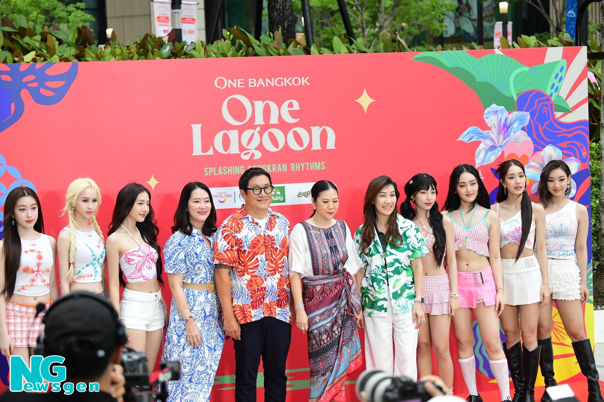 NGnewsgen's tweet photo. 7 สาว "4EVE" ในงาน "One Bangkok, One Lagoon Splashing Songkran Rhythms"

#4EVE #OneBangkok
#OneBangkokOneLagoon
#OneBangkokOneLagoonx4EVE https://t.co/GPOSlYOJDK