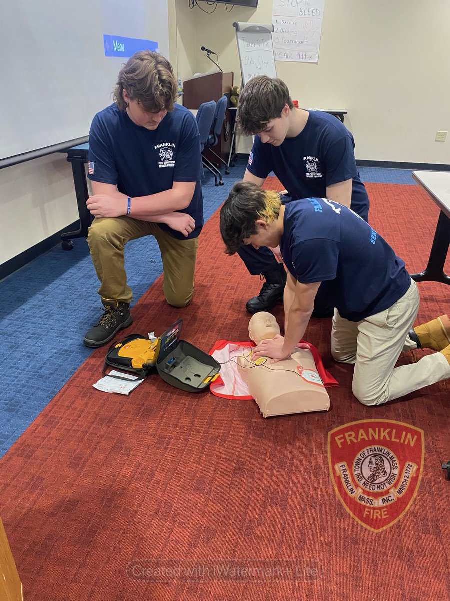 FranklinSafe's tweet photo. FHS Senior Project students learned the life saving techniques of CPR and the Heimlich maneuver.  These are life saving skills that will stay with them forever!! ❤️�� https://t.co/dC5A8lUbVC