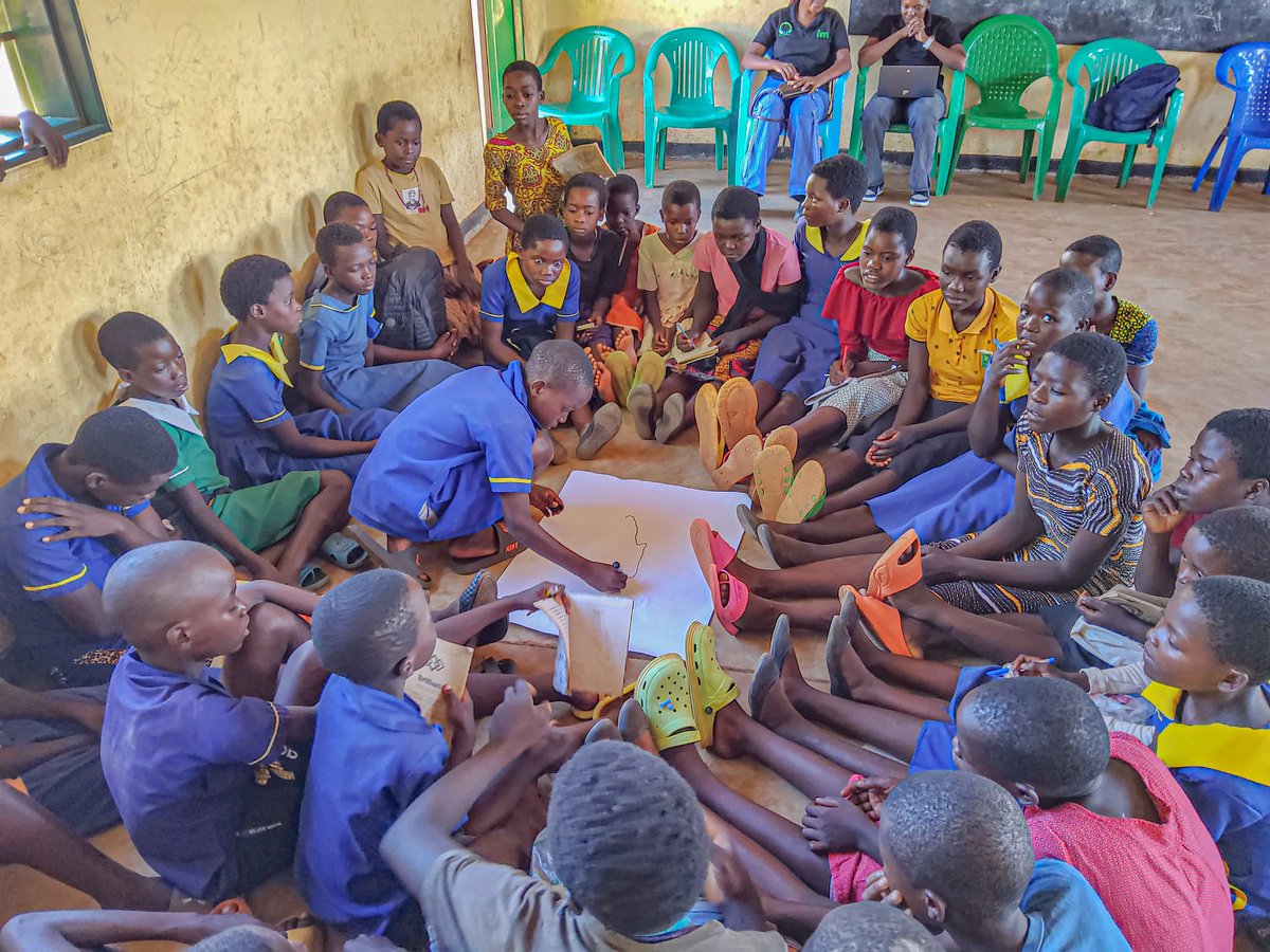 GirlsPlatform's tweet photo. 𝗜𝗻𝘁𝗿𝗼 𝘁𝗼 𝗚𝗜𝗦 𝗳𝗼𝗿 𝗖𝗹𝗶𝗺𝗮𝘁𝗲 𝗔𝗰𝘁𝗶𝗼𝗻
Last week our E-Stem project in Salima focused on educating young people on how they can use open street mapping for climate action.
#YouthForClimateAction #LetsGoOut https://t.co/Qlx9csXLpq