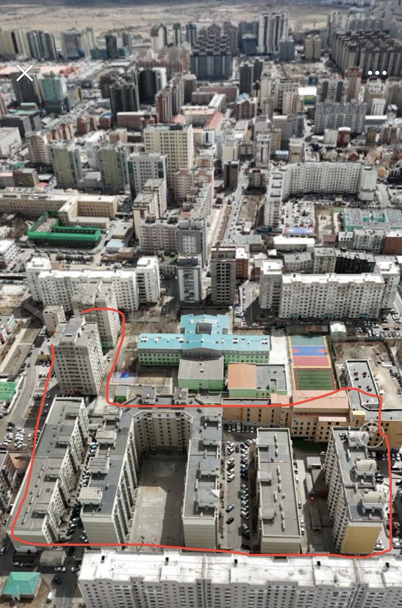 13-р хороололын 84-р сургууль ийм том газартай байлаа.. өнгөрсөн жилүүдэд хүүхдийн сургуулийн  орон зай руу хайр найргүй дайрсан даа