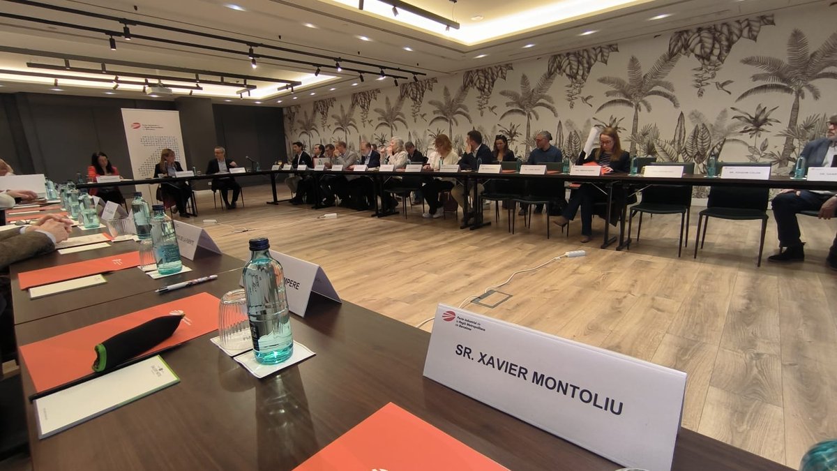 🌍Aquesta setmana, la #FEGP ha assistit a la 54a Reunió del Comitè Executiu del Pacte Industrial! Un esdeveniment clau per seguir avançant en el desenvolupament econòmic i les sinergies entre empreses i institucions. 

Seguim treballant per a un futur més pròsper i sostenible!