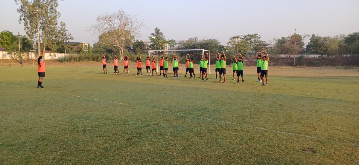 MPFAJABALPUR's tweet photo. The second day of Level 8 referee Course was very exciting as the participants were seen getting practical knowledge of duties and responsibilities of a referee. The participants were also seen theoretical knowledge about different aspect, roles and duties of a Referee. https://t.co/stzPZZ8jo0