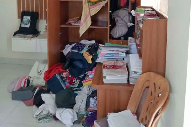 গাজীপুরে হাত পা বেধে ডাকাতি, টাকাসহ স্বর্ণালঙ্কার লুট