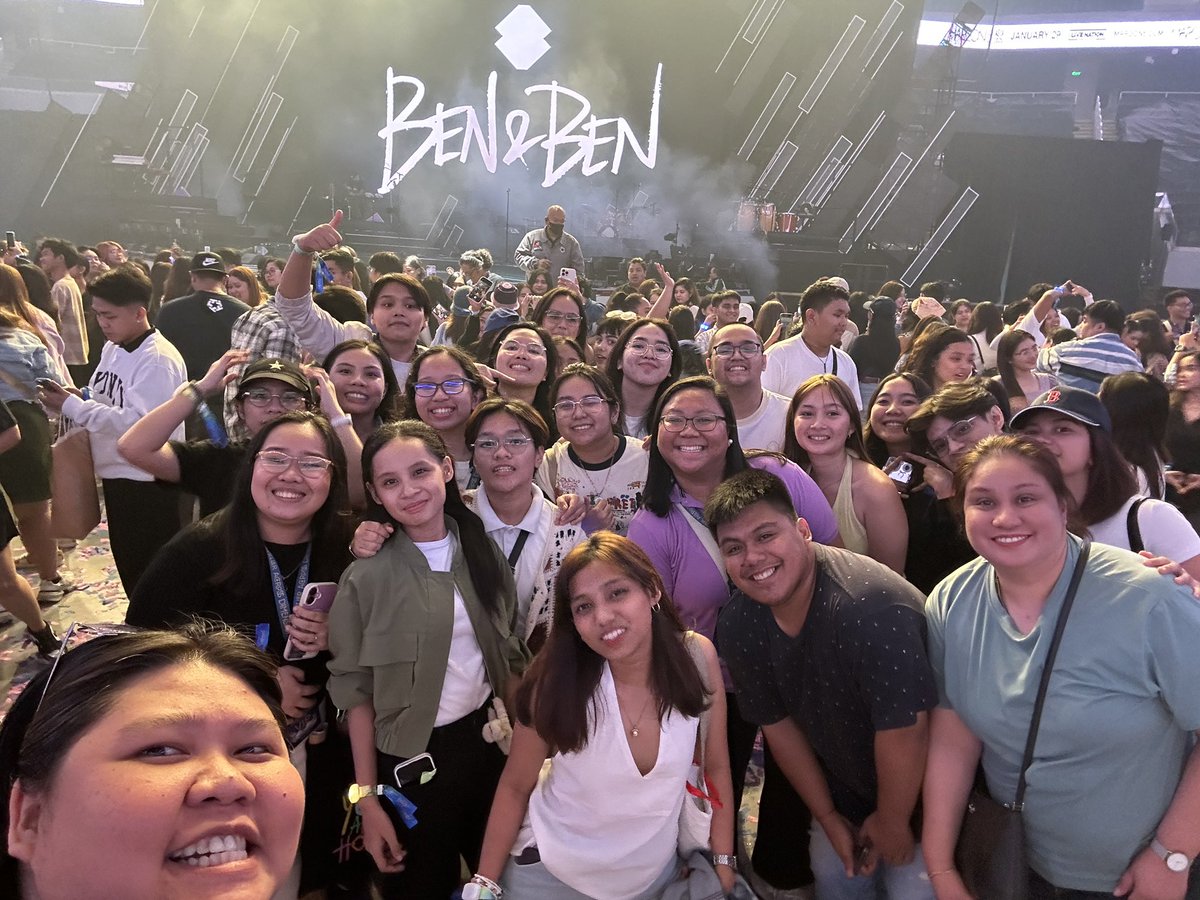 “Di ipagpapalit ang pagkakaibigan” 💛💙 

ily all my <a href="/TeamPodcastDC/">TPDC</a> &amp; AXLH Peeps 

Thank you <a href="/BenAndBenMusic/">Ben&Ben</a> for giving me this kind of “online friends” turned into Family 🤍

 #SaranggolaStories