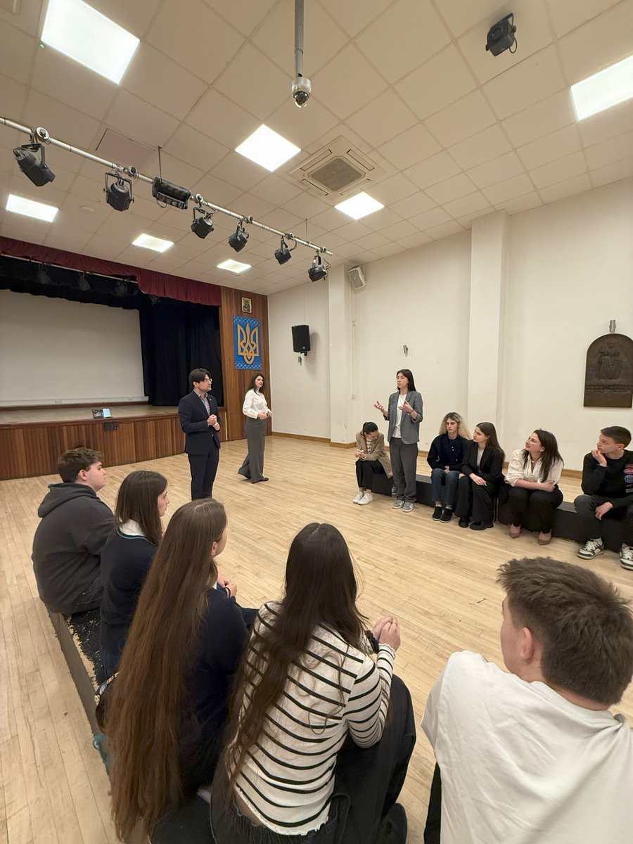 StMarysTrust's tweet photo. 🇬🇧🇺🇦 On 3 April, we had the honour of welcoming @LordWajidKhan, Molly Bland (@educationgovuk) &amp; Lisa James to our London school.

We discussed trauma-informed support for 🇺🇦 children, our scalable model, and the urgent need for a Ukrainian GCSE. 

#StandWithUkraine https://t.co/7Ea2EDeYce