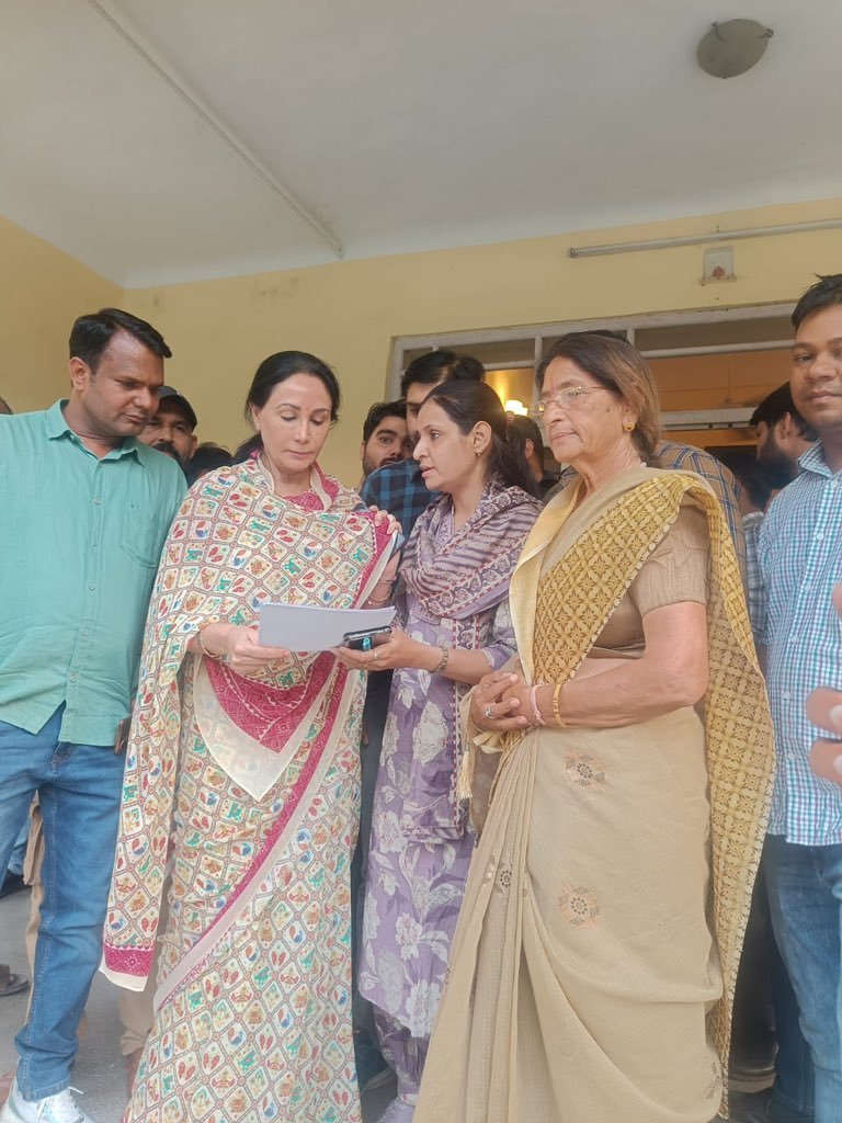vikramkumar9901's tweet photo. 1.वेतन विसंगति दूर करें
#BCI4200GradePay
#SCI4800GradePay
2.कैडर विस्तार करें
#justiceforComputerInstructor
@BhajanlalBjp
@KumariDiya
@RajCMO
@madandilawar
@DrPremBairwa
@rajeduofficial
@BJP4Rajasthan
#justiceforComputerInstructor https://t.co/LWUJkgk0Ce