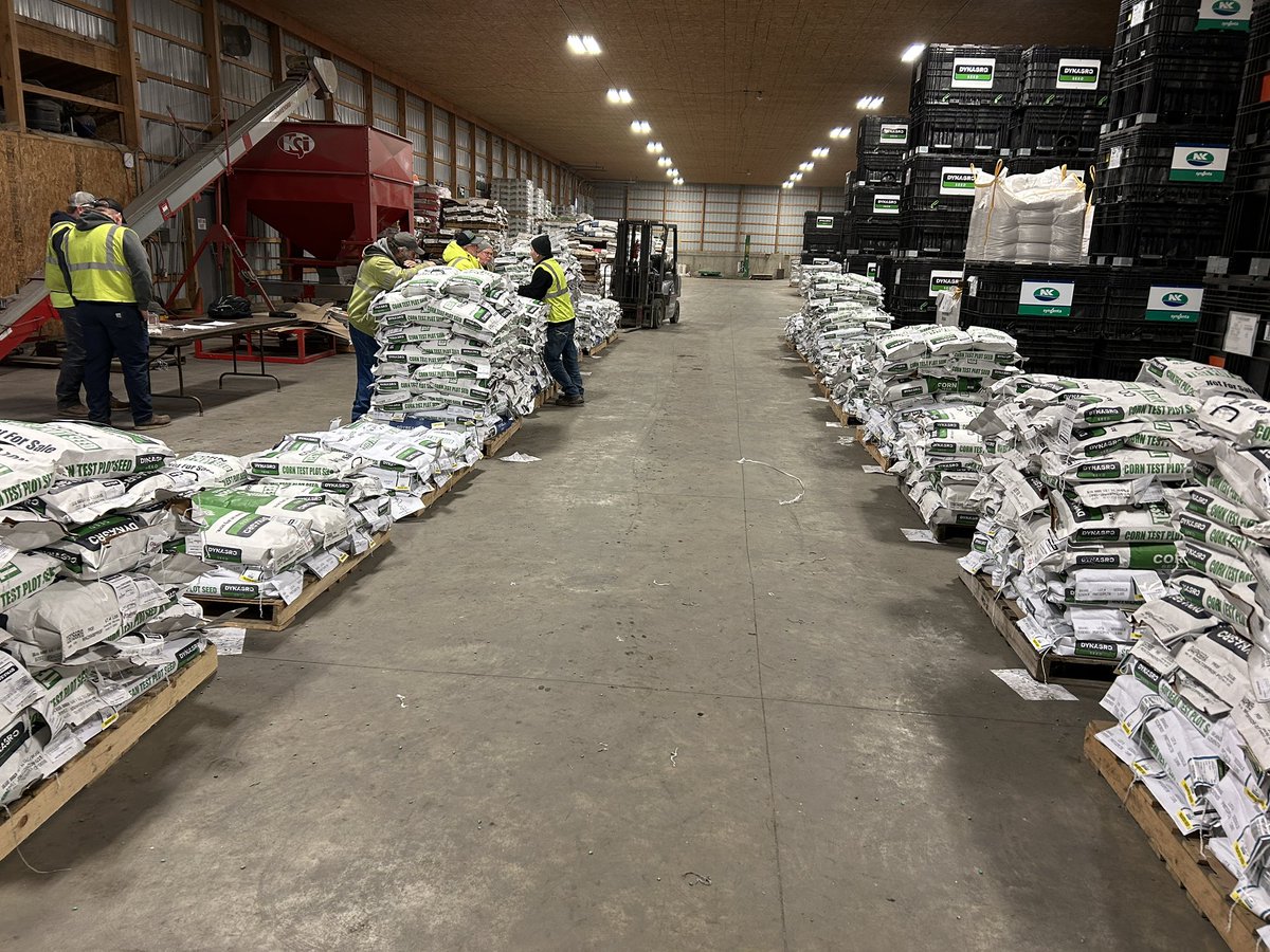 NutrienMichigan's tweet photo. Thank you in advance to all of our Dyna-Gro plot cooperators! This morning we separated all our division’s plot seed and now it’s time to get it delivered across the state. 

@NutrienAgRetail @DynaGroSeed https://t.co/Rr5WMw30lV
