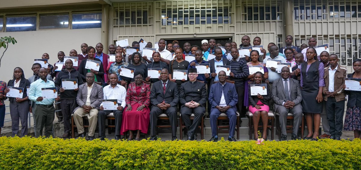 SpokespersonGoK's tweet photo. On behalf of Chief of Staff Felix Koskei, Gov’t Spokesperson Dr. Isaac Mwaura officially closed the 3-day Productivity Improvement Workshop (8–10 April 2025) held at Government Press. The workshop focused on enhancing service delivery across the public sector. #BETAPlan https://t.co/zzPSJMjGfk