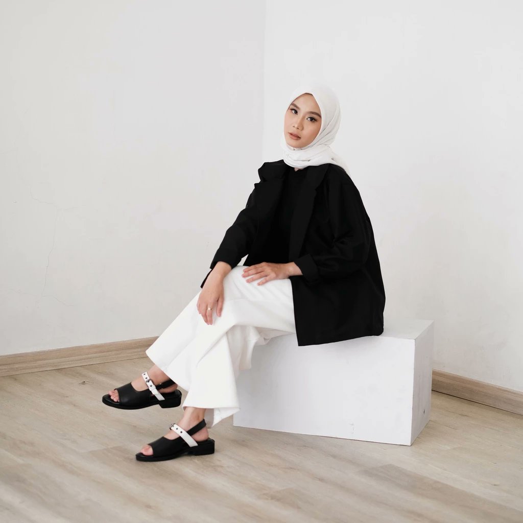 semutdijalan's tweet photo. @qraiseu Masih baru ngga pernah dipake dari brand cekhas,, kalo ada yg mau aku fotoin barangnya https://t.co/zhR5gGsjtF