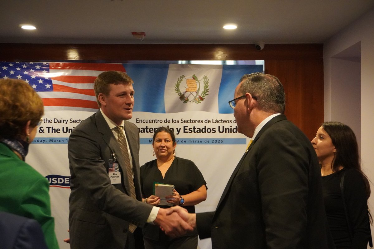 Asodelgt's tweet photo. Como parte del encuentro entre el sector lácteo de Estados Unidos y Guatemala se conversó con el Viceministro de Integración y Comercio Exterior, Héctor Marroquín, y con representantes del Ministerio de Salud y de la Secretaria de Seguridad Alimentaria y Nutricional de Guatemala https://t.co/eSC2HDyUum