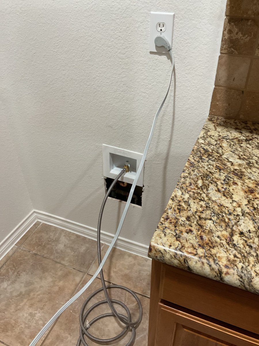 Aubrey_Plumbing's tweet image. Customer’s ice maker stopped working—just in time for summer! ❄️🛠️ We replaced the faulty valve with a reliable new one, ensuring they stay cool all season long. Another happy customer! ✅ #IceMakerFix #PlumbingSolutions #AubreyPlumbing