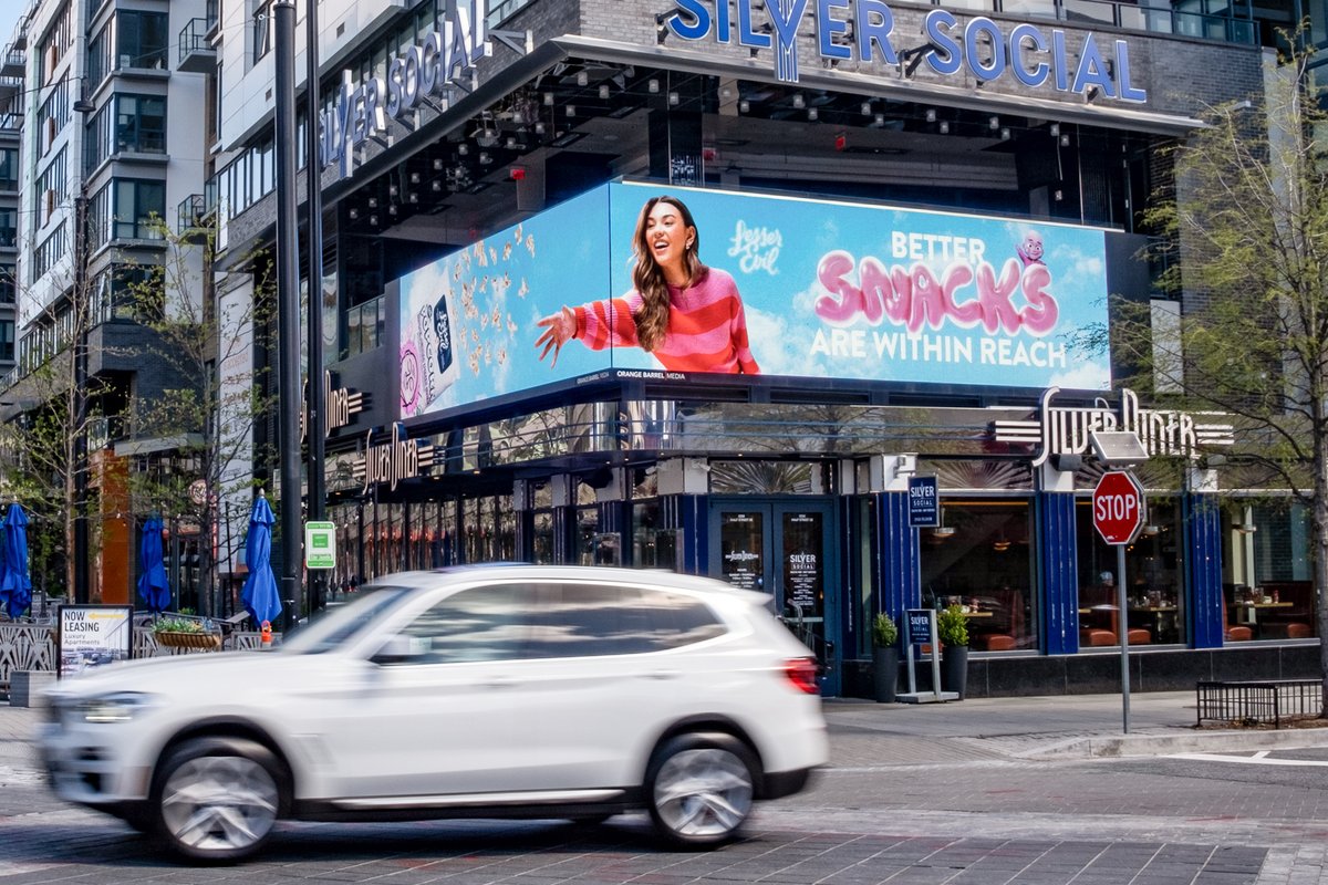 Brian Rappaport (@brappy55) on Twitter photo <a href="/LesserEvilSnack/">LesserEvil Snacks</a> is live in D.C. (these beauties are in The Navy Yard outside Nationals Ballpark)
Love this brand. Love their creative.
#OOH <a href="/LesserEvilSnack/">LesserEvil Snacks</a> is live in D.C. (these beauties are in The Navy Yard outside Nationals Ballpark)
Love this brand. Love their creative.
#OOH