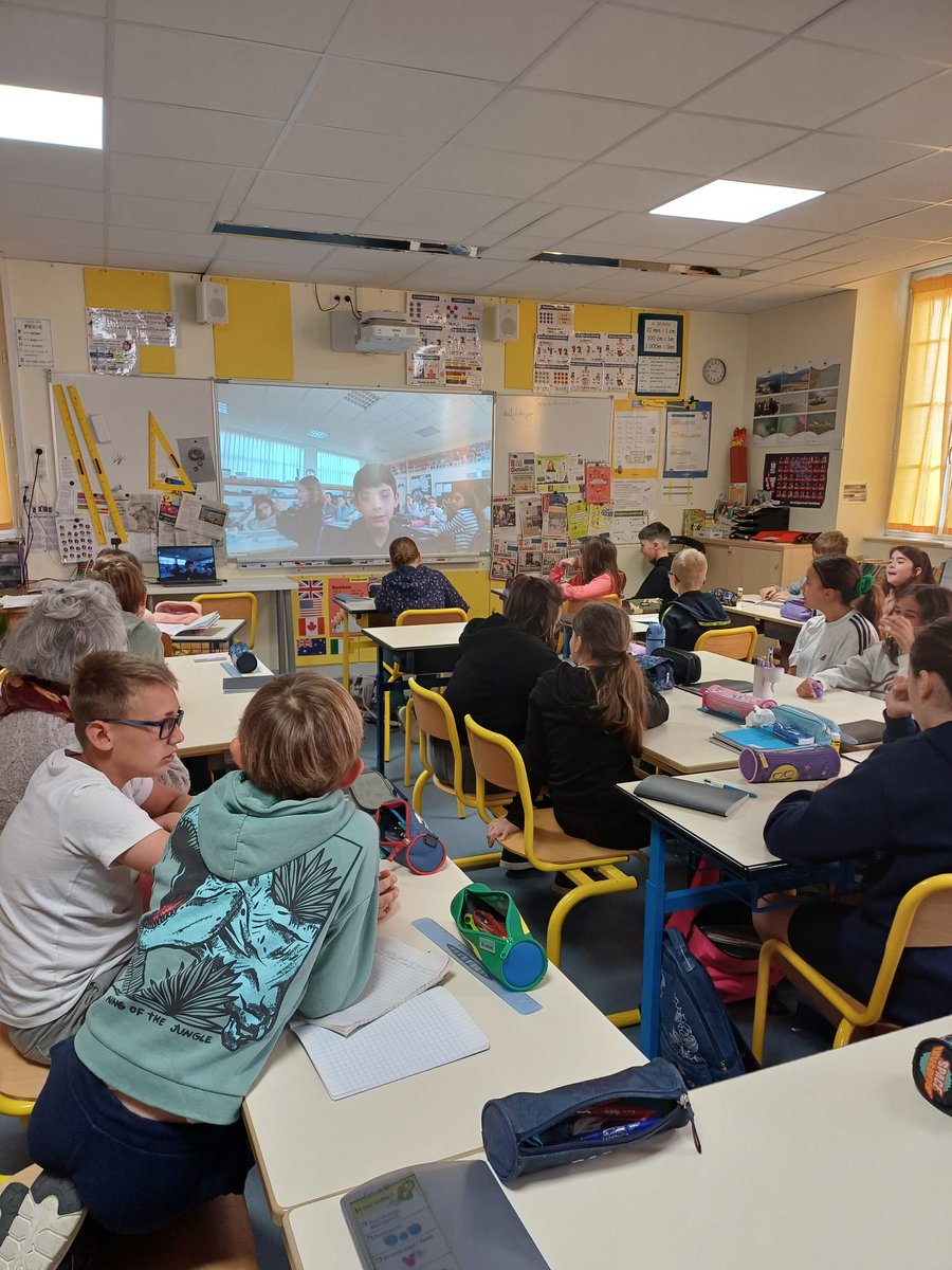 Visio entre les élèves des Aires Marines Éducatives de Charron et d'Esnandes avec Hélène de LPO- RNN Baie de l’Aiguillon leur référente commune. Des questions  et des projets à partager !