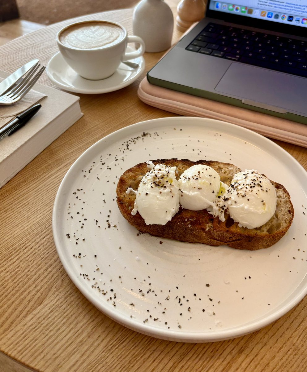 Samantha Kay tweet media