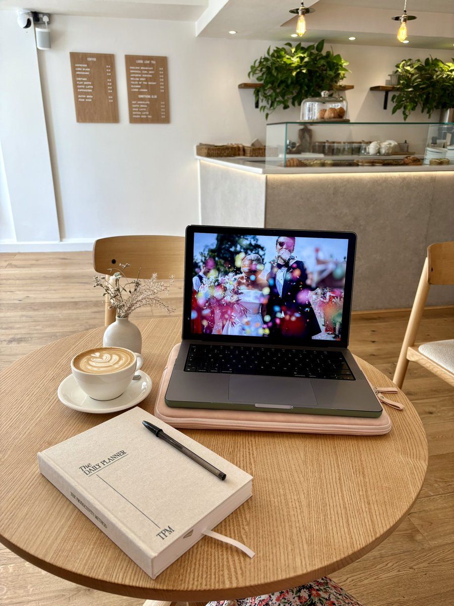 Samantha Kay tweet media