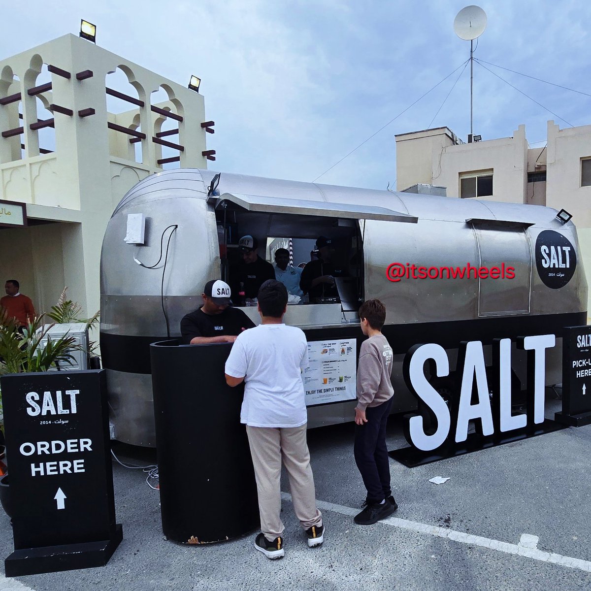 itsonwheels's tweet photo. Wanna start your mobile business why not on wheels ?
تريد ان تبدأ مشروعك المتنقل ولا تعرف كيف تبدأ ؟ ...نقوم بتجهيز عربات متنقله حسب الطلب 
Tel+97336406966 🇧🇭
Tel +966509533300🇸🇦

#itsonwheels #iow #gcc #kiosk #beauty #salt #woodworking #bahrainfood #bahrain #saudiarabia #kuwait https://t.co/8LJ44PHn0H