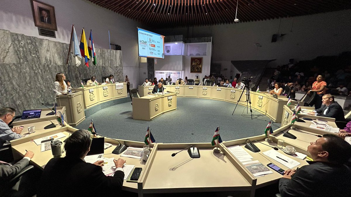 AnaErazoR's tweet photo. Iniciamos nuestro debate de #ControlPolítico a la Secretaría de @MovilidadCali y a la gerencia del #CDAV.
Vamos a realizar nuestra exposición sobre todo el esquema de negocio que existe alrededor de las multas en Cali. https://t.co/P9NYDWmrPO