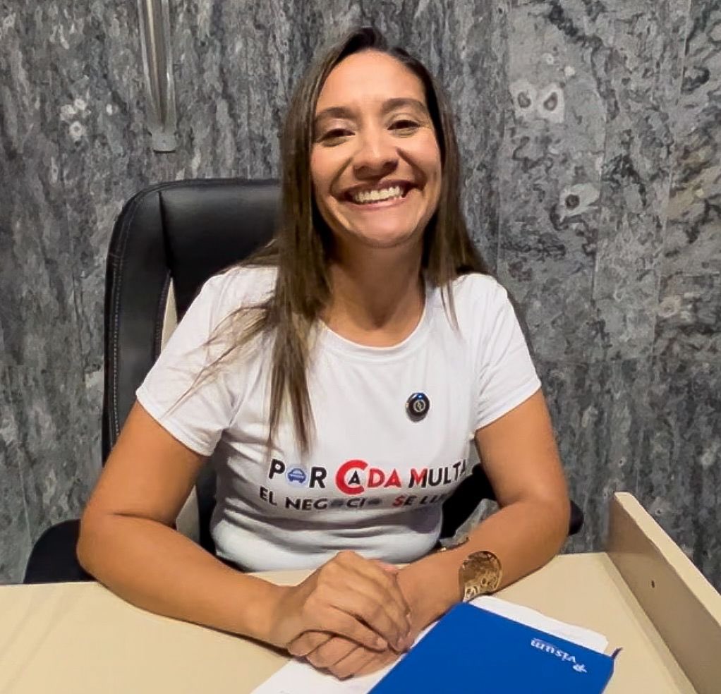 AnaErazoR's tweet photo. Iniciamos nuestro debate de #ControlPolítico a la Secretaría de @MovilidadCali y a la gerencia del #CDAV.
Vamos a realizar nuestra exposición sobre todo el esquema de negocio que existe alrededor de las multas en Cali. https://t.co/P9NYDWmrPO