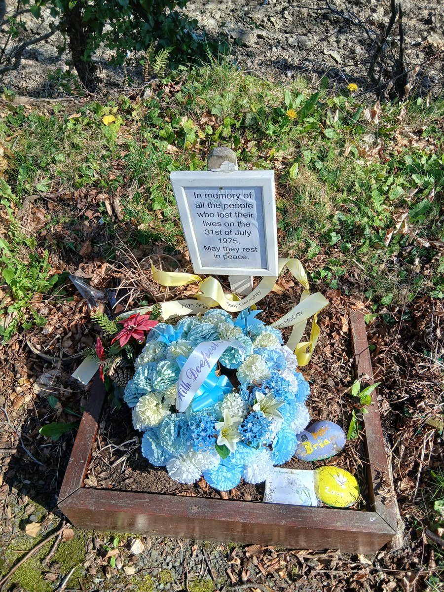 IamChrisDoyle's tweet photo. Stopped while passing the site of the @MiamiShowband massacre, to pay my respects. Still believe those men deserve a more permanent memorial on the site. https://t.co/EODJyrRF1H
