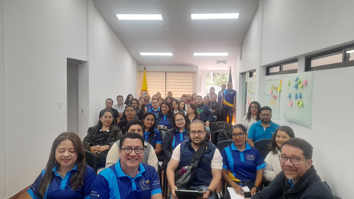 diegovelasco796's tweet photo. @ElOIRdelaRegion 🚀#SISSUZonaCentroSur El equipo SISSU del #CEAD Popayán, se articula en el segundo día de despliegue de la ZCSUR "Consolidando la reticularidad 2025", en compañia de estudiantes, egresados y docentes.👊💪 @ElOIRdelaRegion https://t.co/nwWXspjpbE