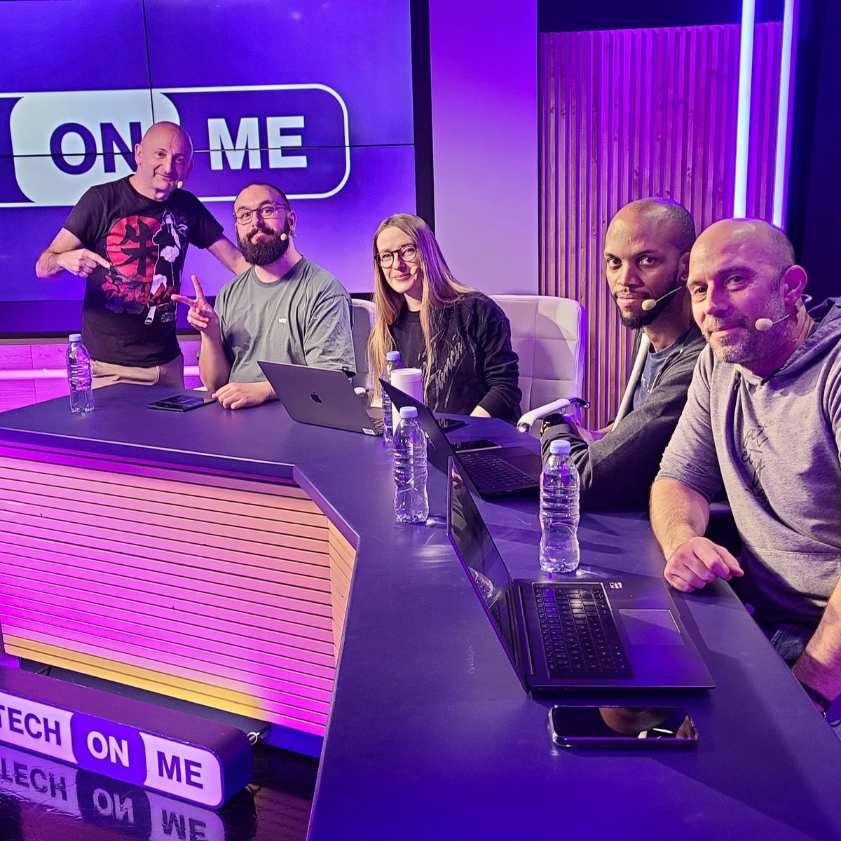 #TechOnMe avec <a href="/JVTECH_OFFICIEL/">JVTech</a> c’est maintenant !

👉 twitch.tv/ppworld
👉 youtube.com/@PPWorld