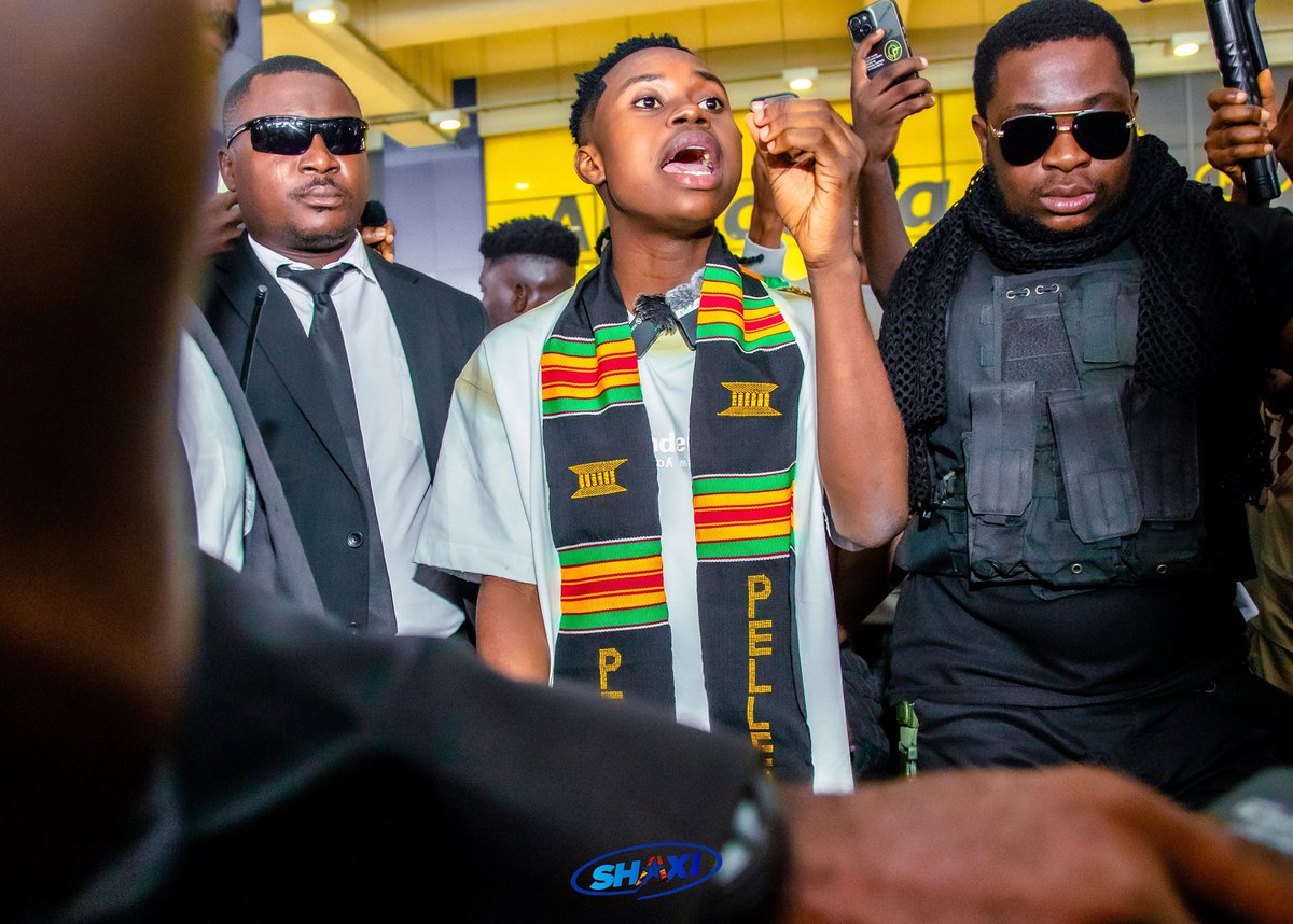 SHAXIGHANA's tweet photo. Shaxi x Nigeria 🇳🇬🤝🇬🇭
Today, we had the pleasure of welcoming the amazing Nigerian streamer, @peller089 , to Ghana! Big moves loading... stay tuned! 🚗💨 #Shaxi #PellerInGhana #shaxipeller @_madeinghana_ @shattawalegh https://t.co/gemVHJvsb6