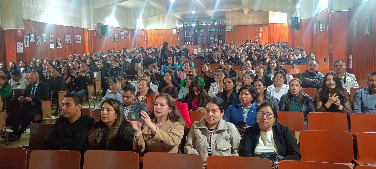 Johanna41471995's tweet photo. Al comenmorar el Día del Maestro Ecuatoriano, el Distrito 11D01 Loja Educación celebra a quienes con su compromiso y dedicación han hecho de la educación una herramienta poderosa para el cambio y el progreso de nuestra nación. @AlegriaCrespo
#ElNuevoEcuadorResuelve https://t.co/uCZjEFBNL4