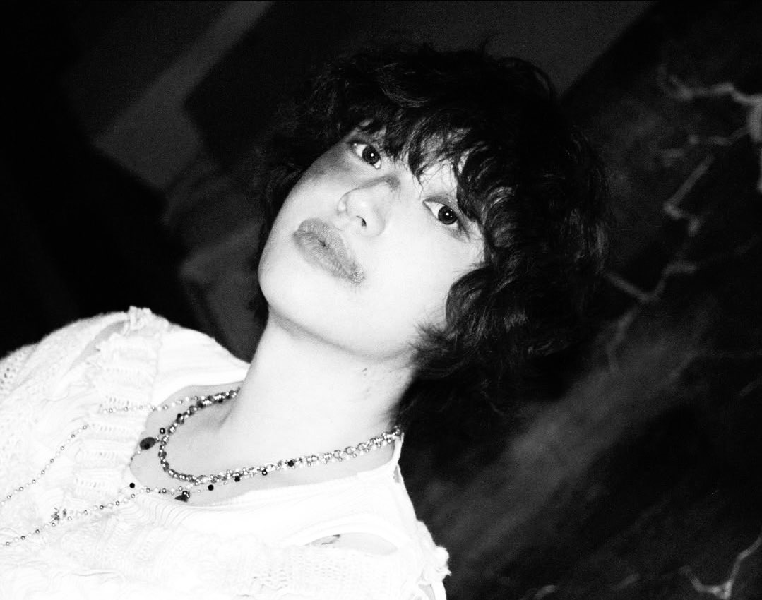 이렇게 좋은건 바로 흑백으로 말아버리기
컨셉이 넘 조은데 
오또케 두콩이 발 만큼만 
기대하나요??????????????🤷🏻
#니엘 #Niel #Teentop #틴탑 #안다니엘