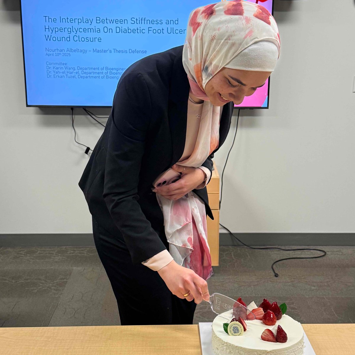 Congrats to Nourhan for passing her Master's Thesis Defense! 🥳🥳🥳