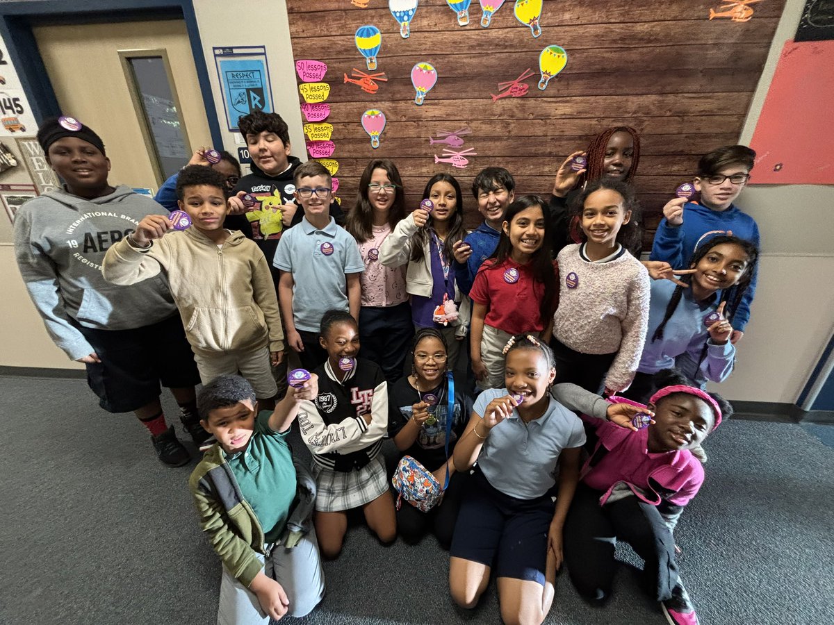 SusanPNguyen's tweet photo. It’s GT Awareness week, and we are celebrating giftedness @OutleyE. Our GT students were excited to receive another badge to add to their collection. #GTAwarenessWeek #AliefAdvancedAcademics
#AliefISD https://t.co/YzSzkjalpH