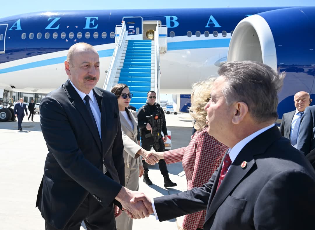 Prezident İlham Əliyev Türkiyə Respublikasının Prezidenti Rəcəb Tayyib Ərdoğanın dəvəti ilə 4-cü Antalya Diplomatik Forumunda iştirak etmək üçün Türkiyəyə işgüzar səfərə gedib.

president.az/az/articles/vi…