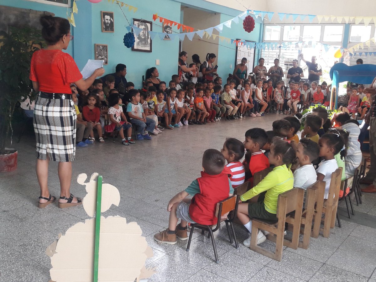 Se realiza el Acto por el 64 Aniversario de la creación de los Círculos Infantiles.
<a href="/DraMaricelDME/">Maricel Hechavarría Gé</a>
<a href="/LeticiaCalvoD/">Leticia Calvo Dorado</a>
#PrimeraInfanciaContramaestre