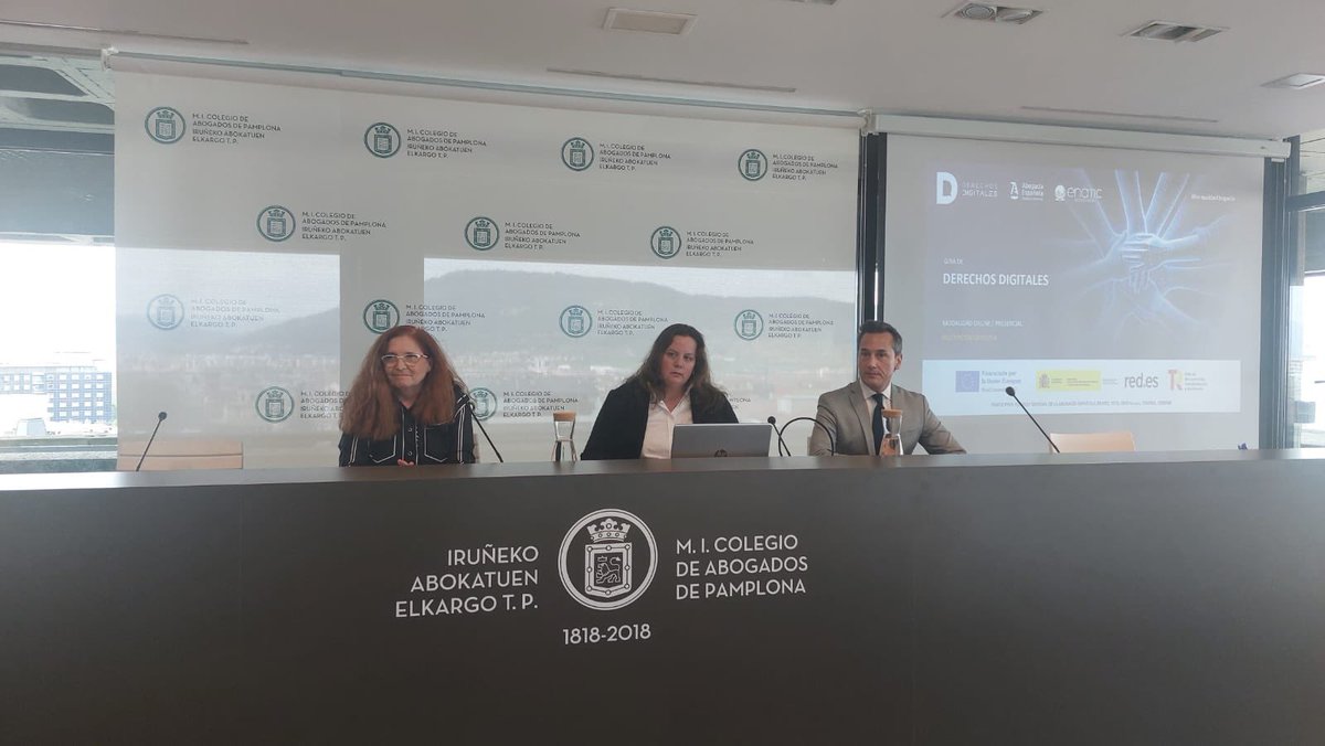 🗣️La sesión es presentada por <a href="/RamosAranaz/">Blanca Ramos Aranaz</a>, decana del <a href="/MICAPinforma/">MICAP</a>, la coordinadora de la Fundación, <a href="/ciordiab/">Berta Álvarez Ciordia</a>, y el presidente emérito de <a href="/ENATIC1/">ENATIC</a>, <a href="/RodolfoTesone/">Rodolfo Tesone</a>.