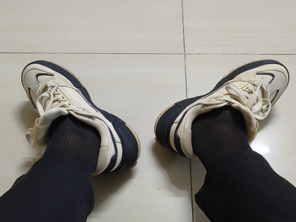 VincentYu154100's tweet photo. 好久没更新了  #丝袜 #男丝 https://t.co/oGyCM6hDxC