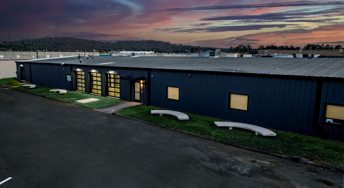 eclipsebbuilder's tweet image. The big reveal is here! We’re incredibly proud to have transformed Keystone Solutions’ new headquarters in Cleveland, TN, from its original warehouse into this amazing space! It’s been an exciting journey for our team, and we’re thrilled to see the final result.