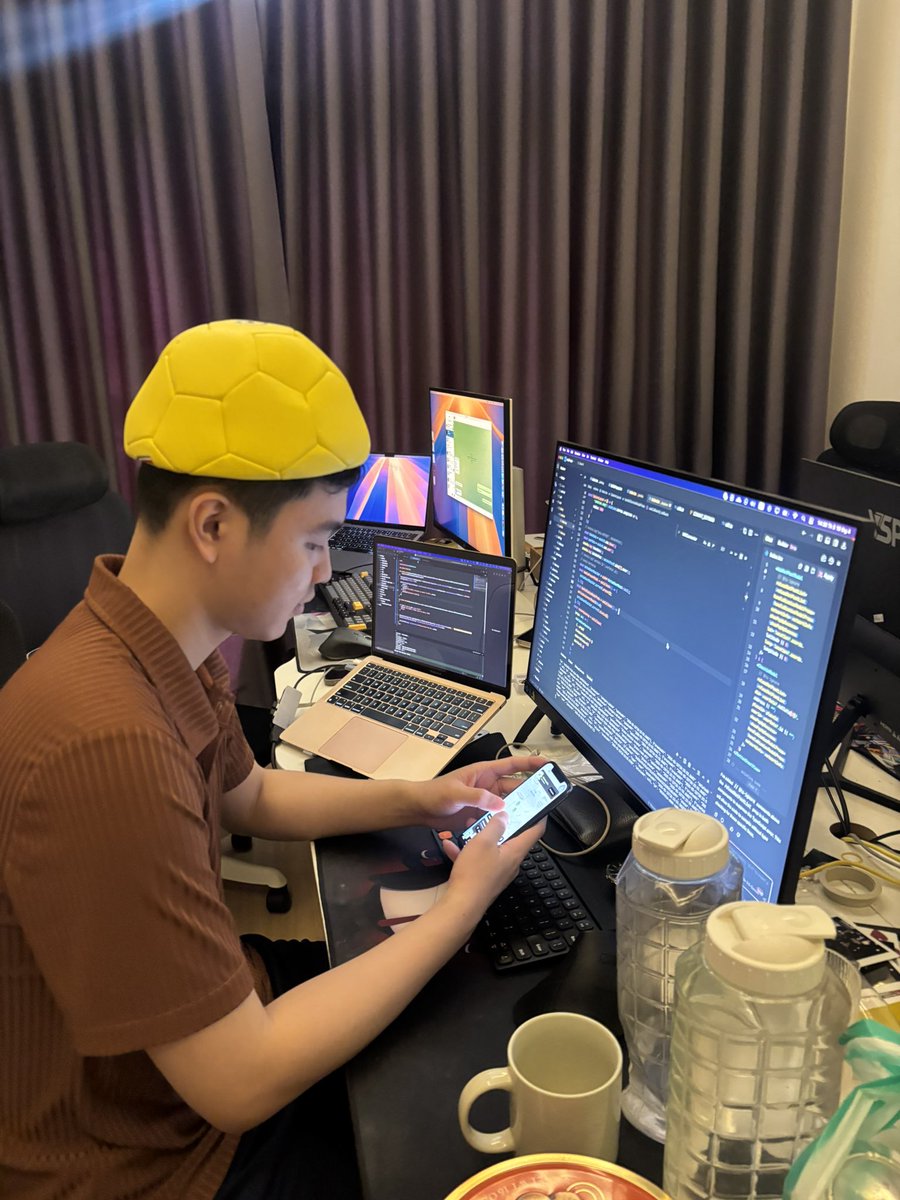 vennluu's tweet photo. We are mario builders, we transport mushrooms ( @wayfi_fdn ) to summer camp @SuperteamVN &amp; @colosseum breakthrough hackathon, we work hard to fulfil our dream of win this hackathon and congrat @18_nghi on preparing to graduate from university (STUDENTS TRACK WE ARE COMING) https://t.co/EIHRDggmh3