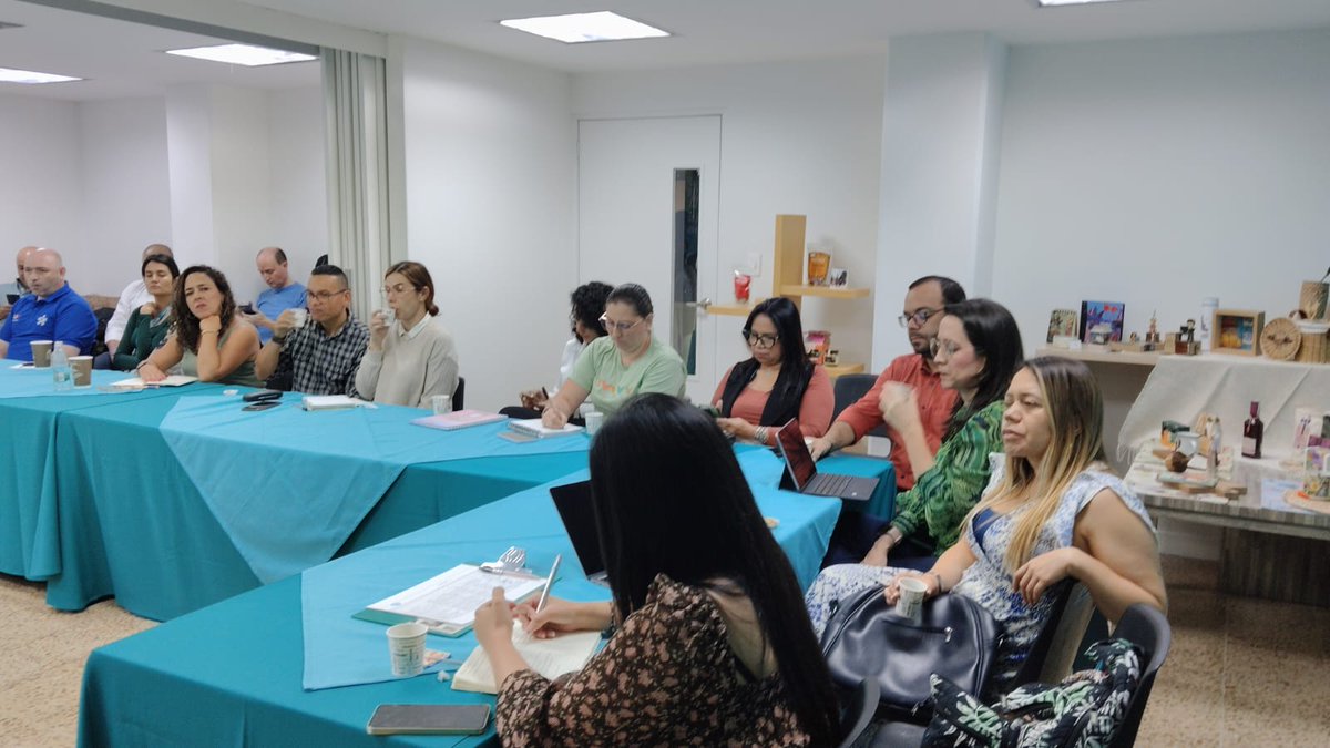 #Proyectos | El día de ayer socializamos con aliados del ecosistema el nuevo proyecto: Mercado Plateado, liderado por la Fundación Saldarriaga Concha el cual operará De Mis Manos y busca impactar personas emprendedoras mayores de 60 años en Medellín.