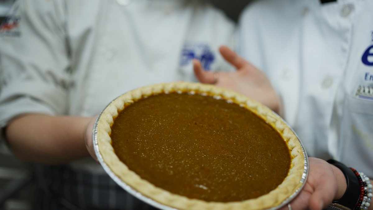 EVITnews's tweet image. The Commercial Baking and Pastry Arts program at EVIT prepares students with the hands-on skills needed to work as bakers, pastry chefs, or even run their own businesses.

Learn more &amp;amp; enroll today at evit.edu/programs. 

#Baking #PastryArts #YourFutureYourWay