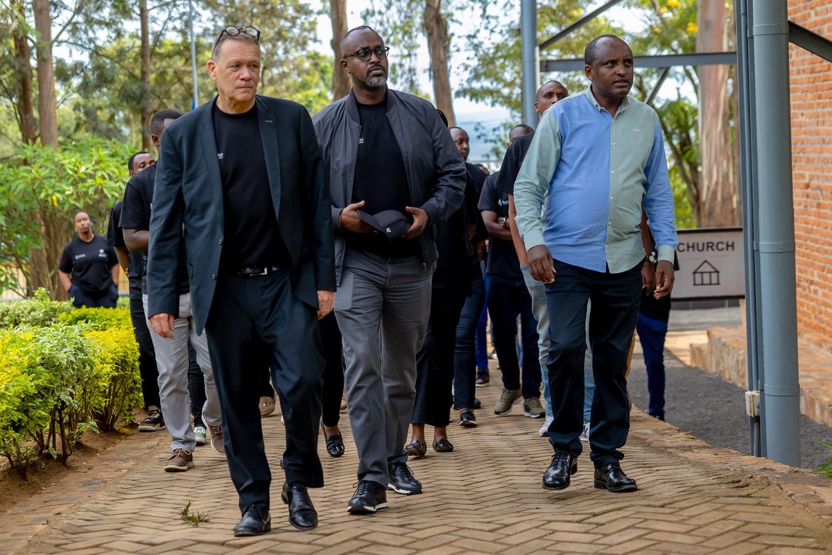 airtelrw's tweet photo. Today, Airtel Rwanda staff paid their respects at Ntarama Genocide Memorial, laying a wreath in solemn remembrance at the burial site to honour the memory of over one million lives lost during the 1994 Genocide against the Tutsi.

#Kwibuka31 https://t.co/oBI6fEgdWI