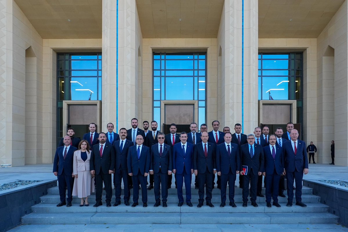 KKTC programlarımızı, Lefkoşa Yeni Devlet Hastanesi ve Dr. Burhan Nalbantoğlu Sağlık Kampüsü Renovasyonu tanıtım toplantısıyla tamamladık.

Kıbrıs Türk halkının sağlık hakkını önceleyen Yeni Lefkoşa Devlet Hastanesi, modern altyapısıyla sadece bir hastane değil, ortak