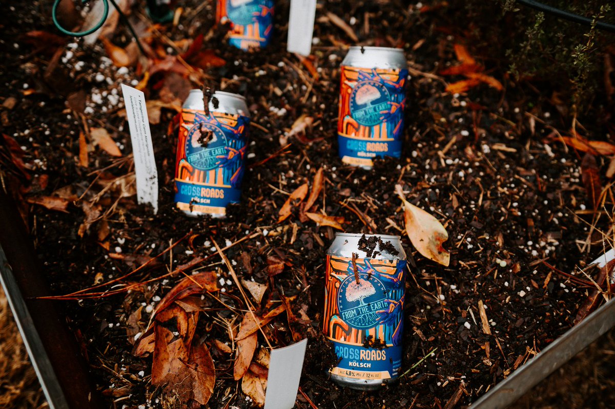 GACrown's tweet image. @Fromtheearth_ga Kolsch is crisp &amp;amp; delicate with a grassy bitterness, light body, &amp;amp; big bubbles. Made from 100% organically &amp;amp; sustainably grown malt. It's a must-try, for sure!  

#FromTheEarth #ATLBeer #FTEbeer #CraftBeer #BeerLife