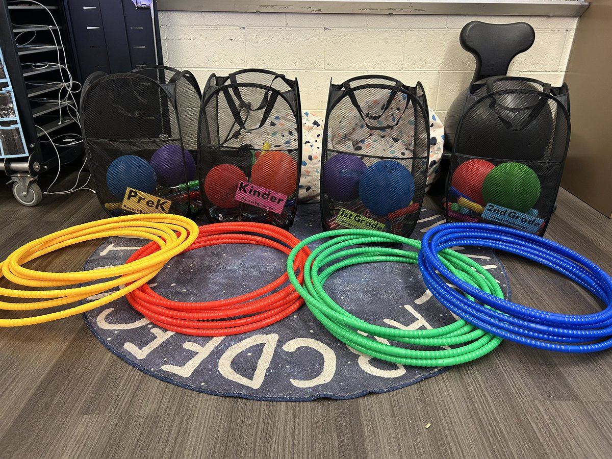 amanda_spear4's tweet image. Student Council raised money this winter and decided to buy NEW grade level recess equipment⚽️🏀🏈🏐 for @MSTMAGNET I love seeing these young school leaders making thoughtful decisions #RISDBeTheOne