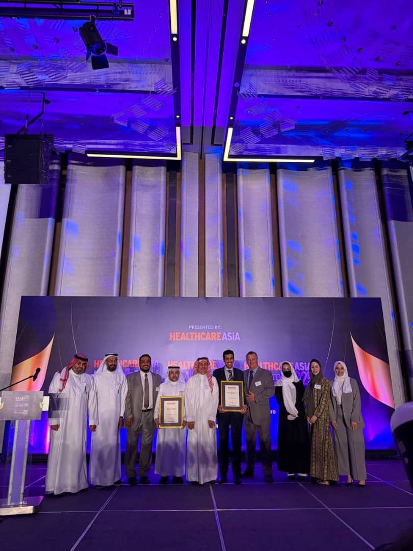 KSAembassyMY's tweet photo. اقيم هذا اليوم في كوالالمبور حفل توزيع جوائز الرعاية الصحية الآسيوية ٢٠٢٥م حيث حصل مستشفى الملك سلمان على جائزة افضل مستشفى ثانوي وافضل مبادرة للخدمات السريرية ومستشفى الملك خالد في الخرج  على جائزة الصحة المساندة وخدمة العملاء . https://t.co/UK478XWSOw