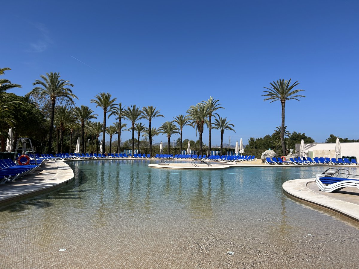 clubmac's tweet photo. โ๏ธ The pools at Club Mac are sparkling and ready! ๐ฆ
Get set for splash-filled fun or a relaxing dip โ we canโt wait to welcome you this season! ๐๏ธ๐โโ๏ธ
#ClubMac #SummerReady #FamilyFun #Mallorca #AllInclusive https://t.co/fwrrUaJFKA