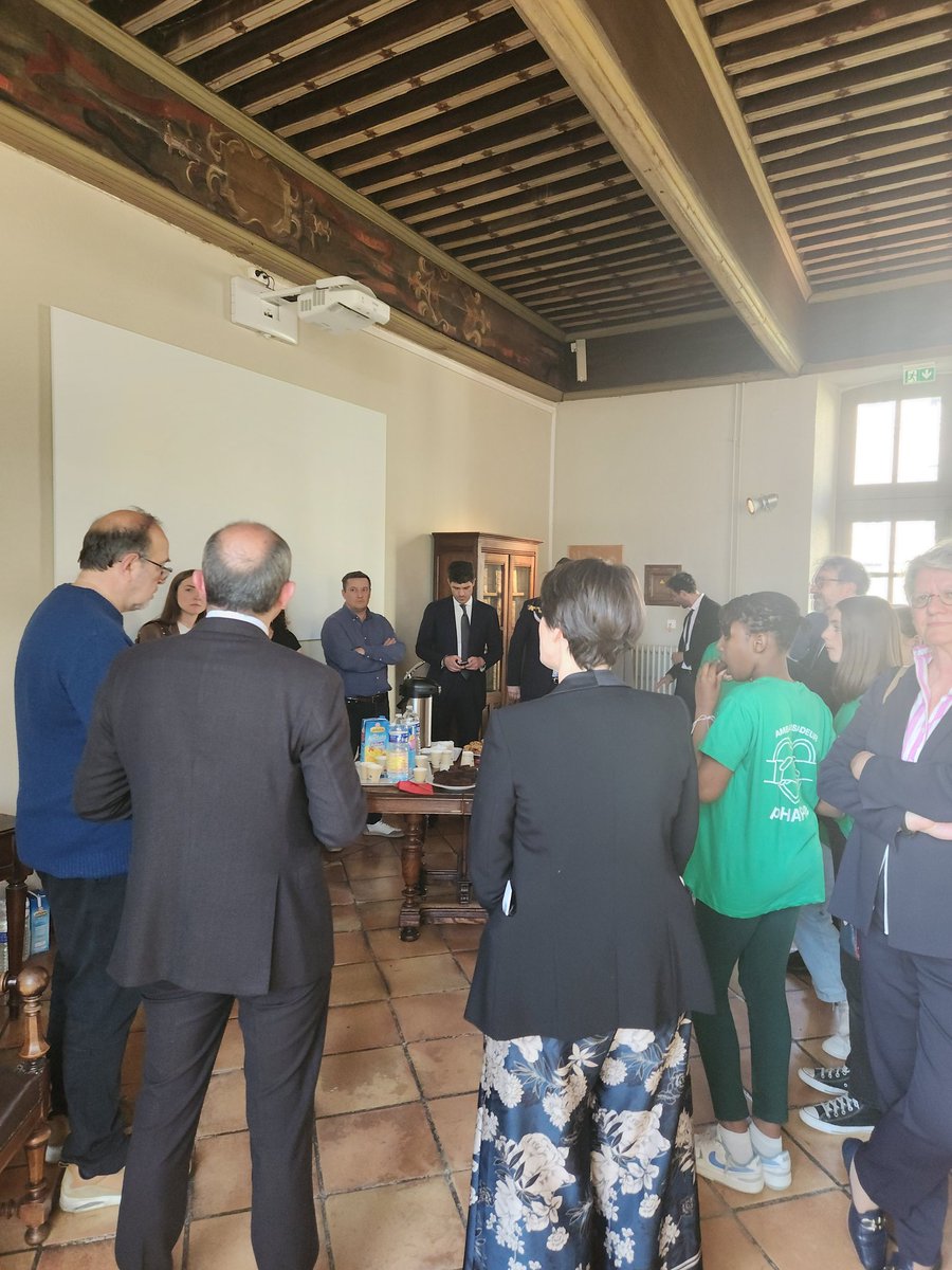Collège Gambetta (@collegegambetta) on Twitter photo Visite de M. Le Recteur <a href="/CollegeGambetta/">Collège Gambetta</a>👣 <a href="/DSDEN46/">DSDEN46</a> <a href="/actoulouse/">Académie de Toulouse</a> 🙏ambassadeurs👨👦👦 pHARe 🏭 projet Hugon <a href="/uimm/">UIMM La Fabrique de l'Avenir</a> Visite de M. Le Recteur <a href="/CollegeGambetta/">Collège Gambetta</a>👣 <a href="/DSDEN46/">DSDEN46</a> <a href="/actoulouse/">Académie de Toulouse</a> 🙏ambassadeurs👨👦👦 pHARe 🏭 projet Hugon <a href="/uimm/">UIMM La Fabrique de l'Avenir</a>